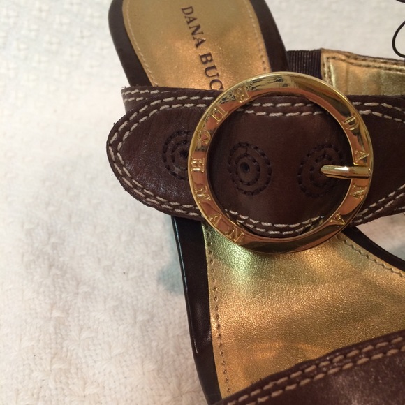 NWOT Dana Buchman Sandals - Picture 2 of 5